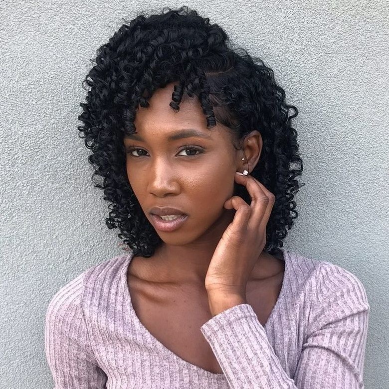 Finger Coils with Deep Side Part Hairstyle
